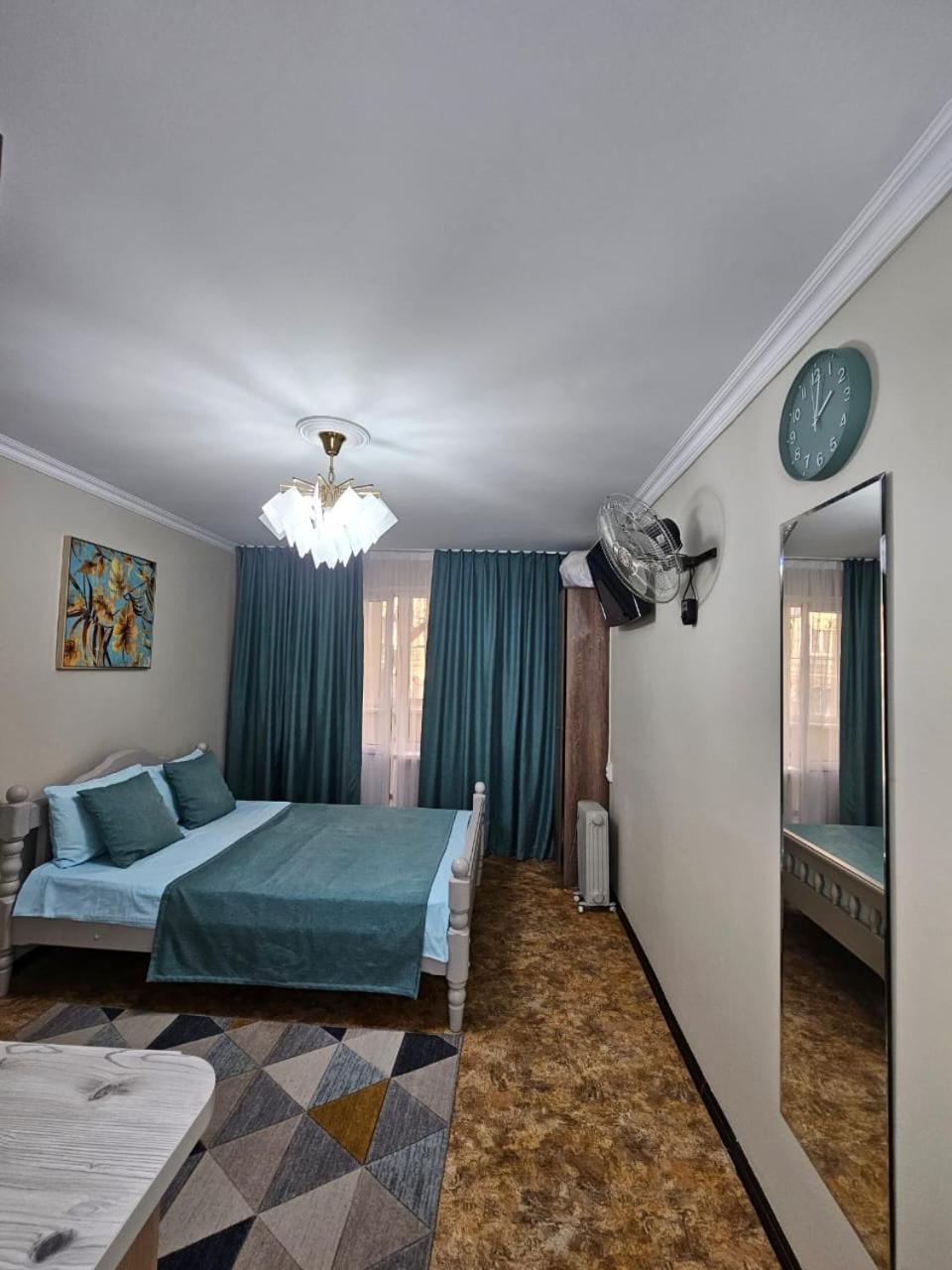 Апартаменты На Улице Клочкова, 128 Almaty Extérieur photo